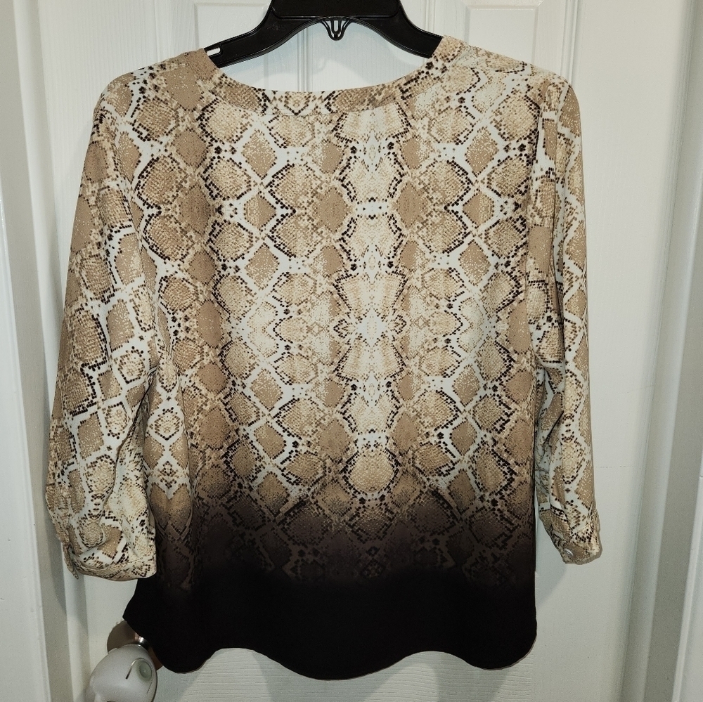 Investments Python Pattern Blouse Petite Small  Lightweight NWT - Picture 4 of 10